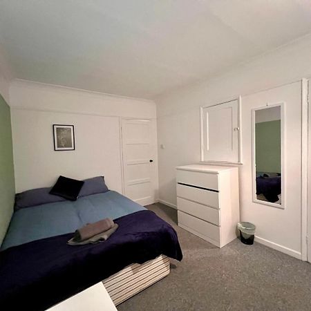 4 Bed Comfy Getaway Apartment Norwich Exterior photo
