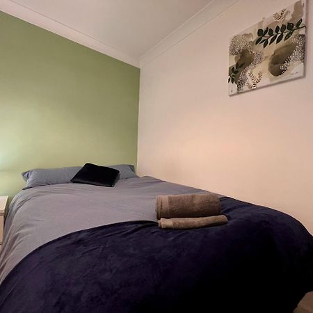 4 Bed Comfy Getaway Apartment Norwich Exterior photo