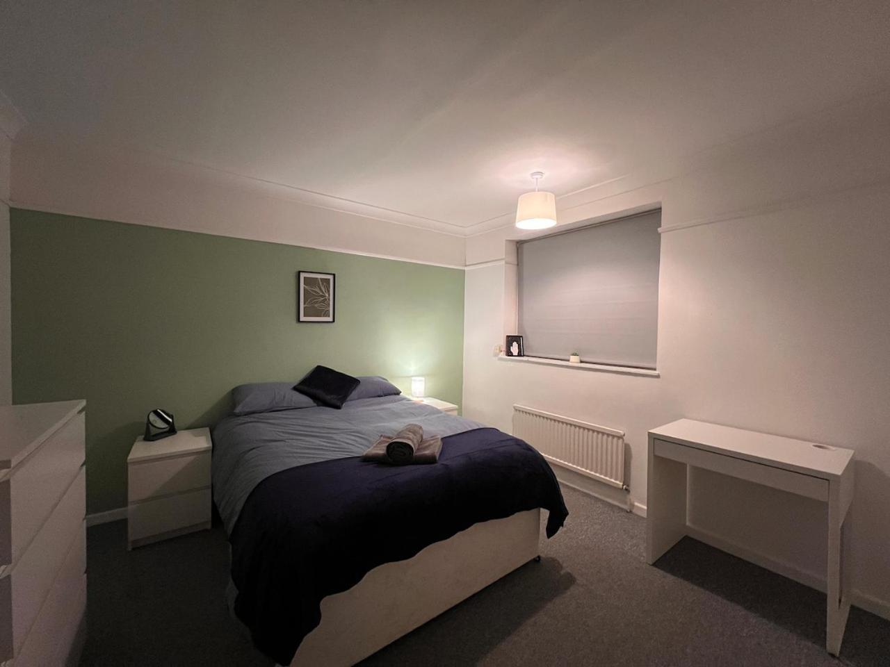 4 Bed Comfy Getaway Apartment Norwich Exterior photo