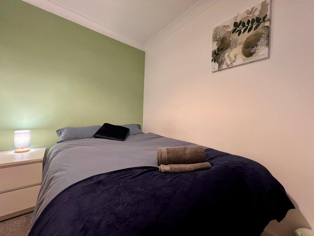 4 Bed Comfy Getaway Apartment Norwich Exterior photo