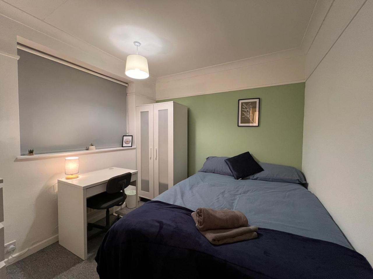 4 Bed Comfy Getaway Apartment Norwich Exterior photo