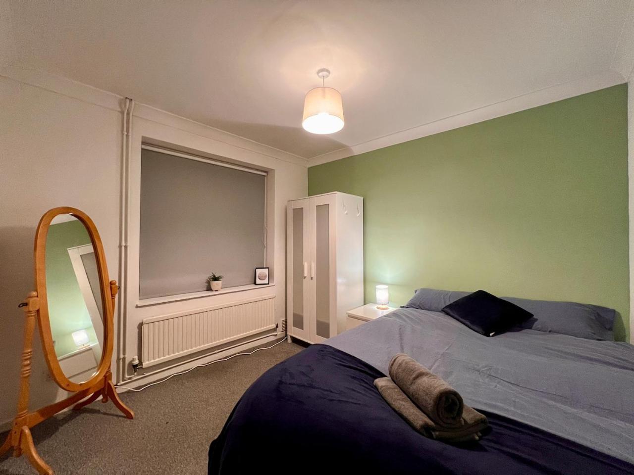 4 Bed Comfy Getaway Apartment Norwich Exterior photo