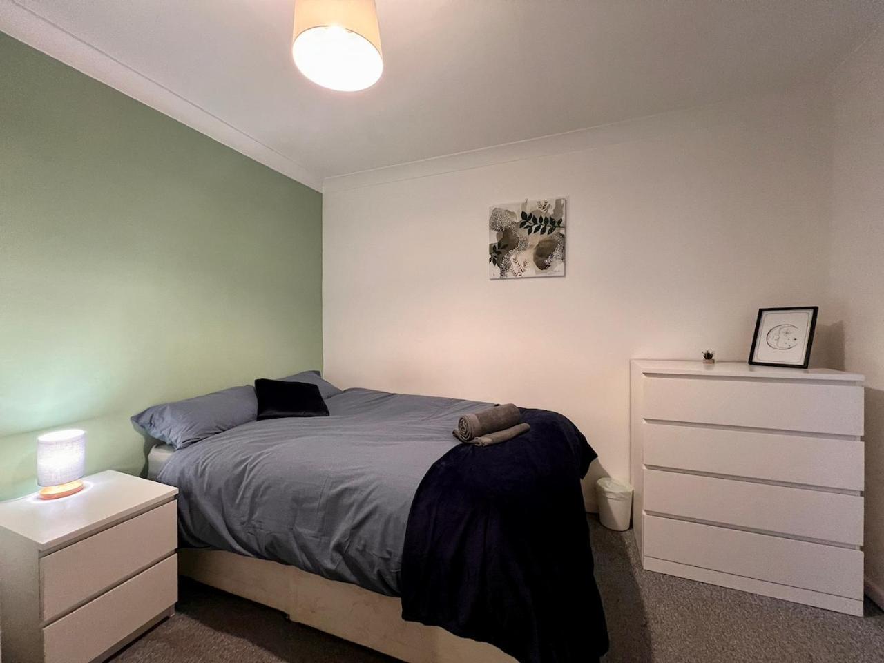 4 Bed Comfy Getaway Apartment Norwich Exterior photo